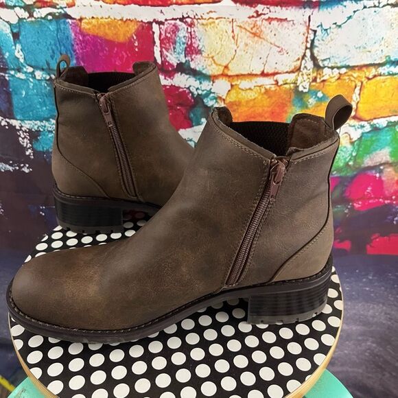 B-52 by Bullboxer Lug Vegan Leather Side Zip Chunky Boot Size 10 Medium Brown N - Picture 6 of 7